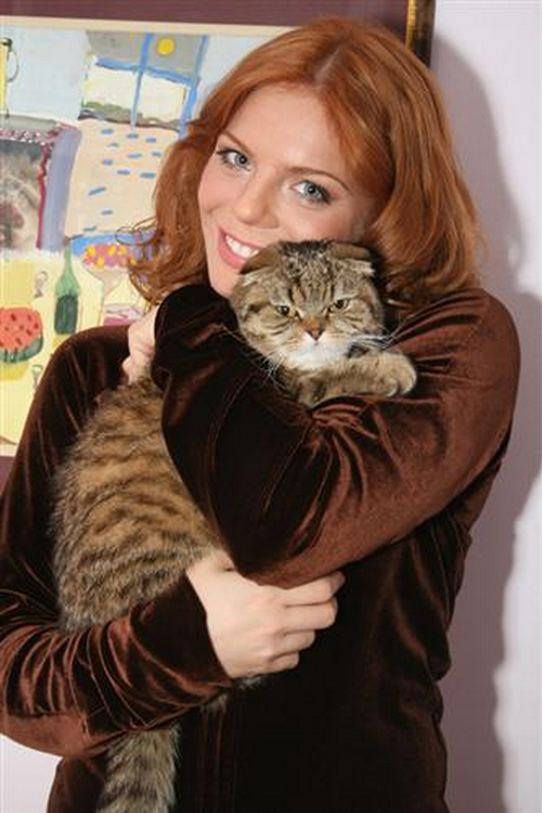 Анастасия Стоцкая и ее кошка Люсинда