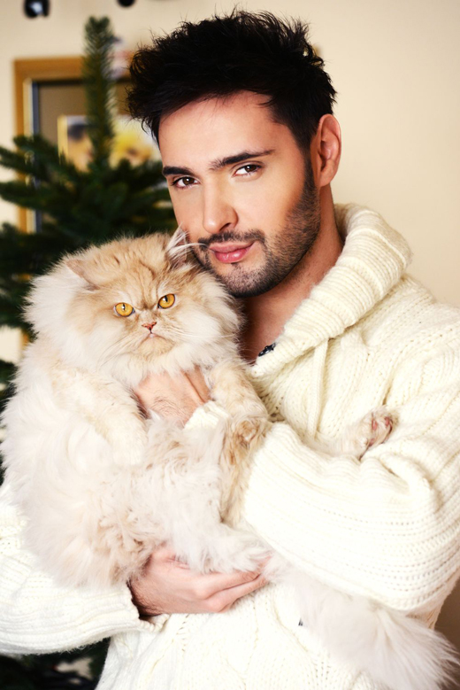 Виталий Козловский и его кошка